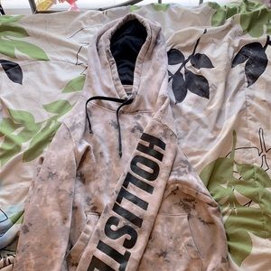 men’s Hollister hoodie